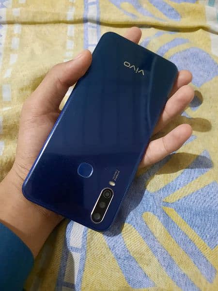 vivo y15 box sath ha gb 4/64 condition 10/9 2