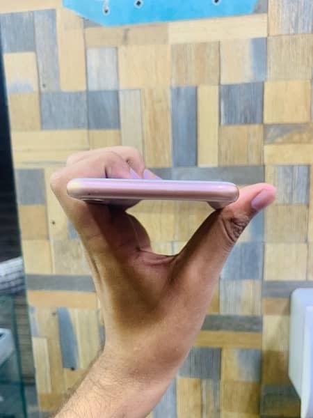 Iphone 8 64gb pta aproved 3