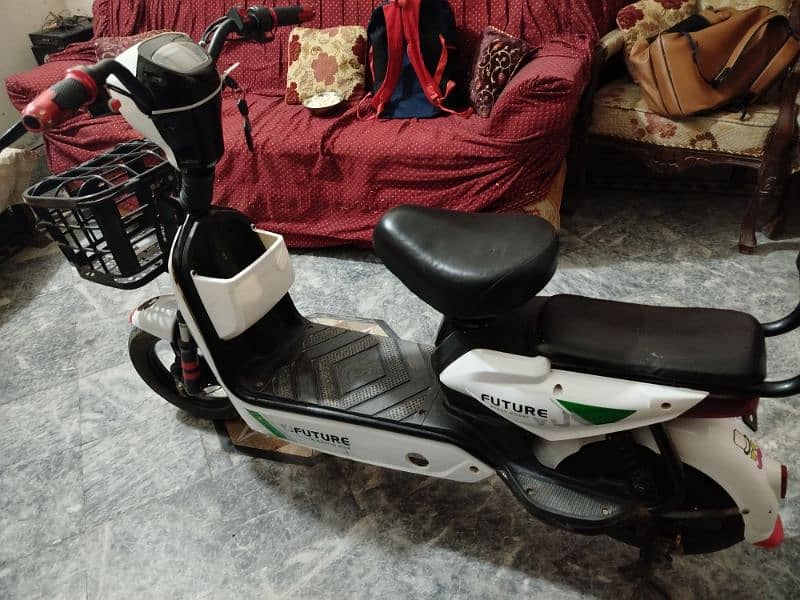 YJ Future Electric Scooty Indus 2024 3