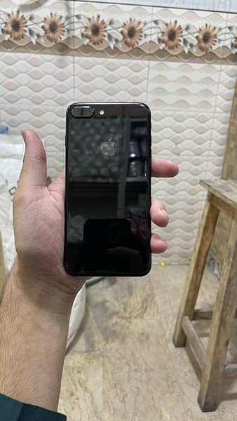 Iphone 7 plus with orignal box Condition 10/9 4