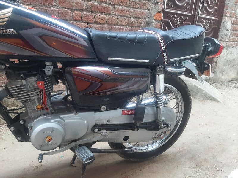 honda 125 and honda 70 3