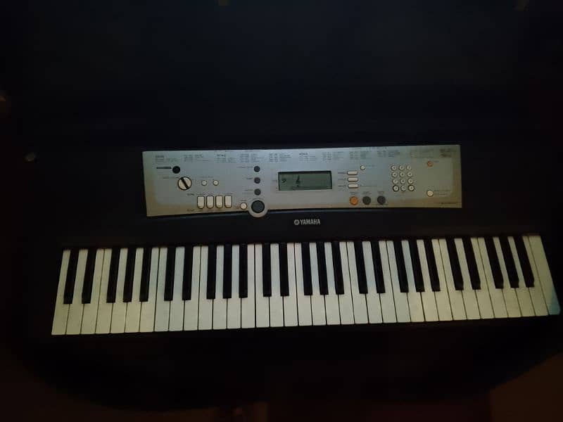 Yamaha PSR E203 2