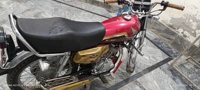 all accessories is original in this bike no accidental