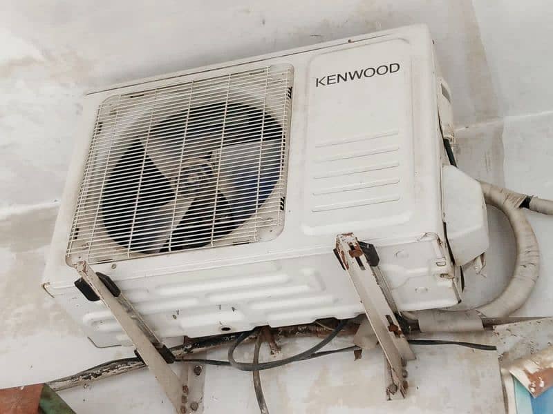 Kenwood 1.5 ton DC inverter good condition 1