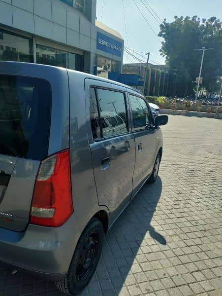 Suzuki Wagon R 2018 4