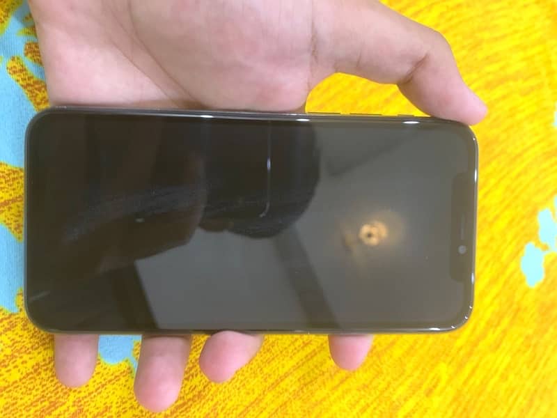 iphone 11 pro 64 GB with box PTA approved green clr 4