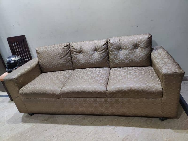 sofa set in best condition. no any fault 1