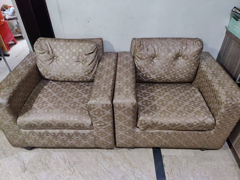 sofa set in best condition. no any fault 2