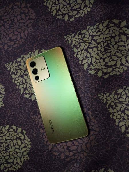 vivo v23 5G Golden Color 6