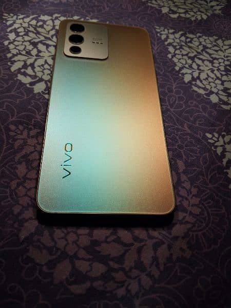 vivo v23 5G Golden Color 8