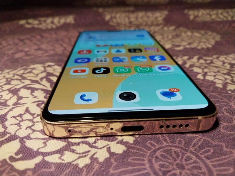 vivo v23 5G Golden Color 12