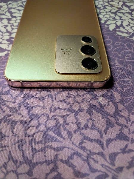 vivo v23 5G Golden Color 13