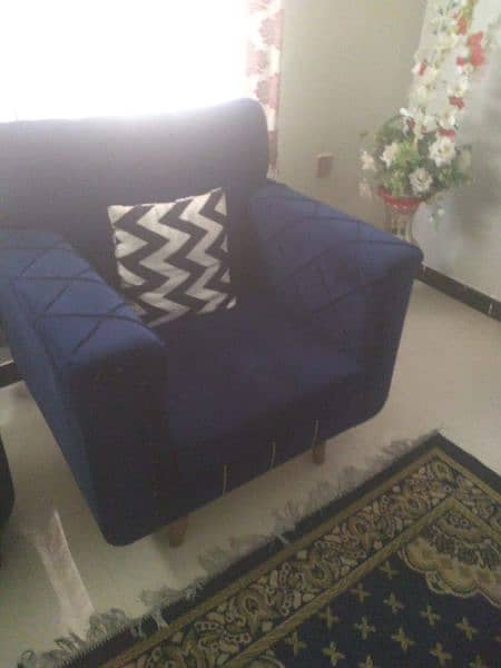 1 YEAR USED 5 SEATER SOFA SET AVAILABLE FOR SALE 0