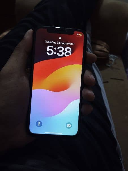 iPhone XS (Good Condition) 5