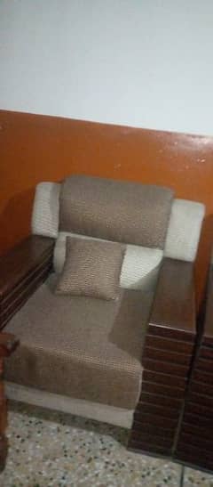 5 seater sofa  urgent sale in good condition