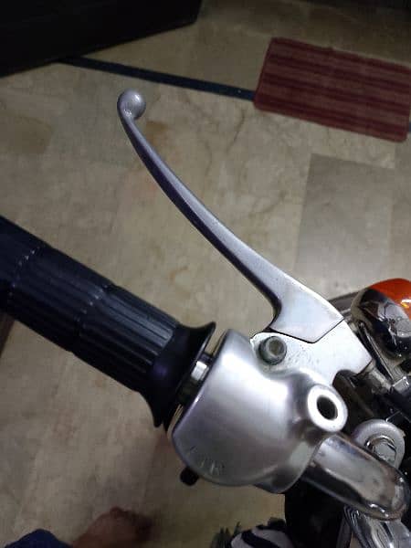 Honda 82 cc baysi original handle and sable 1