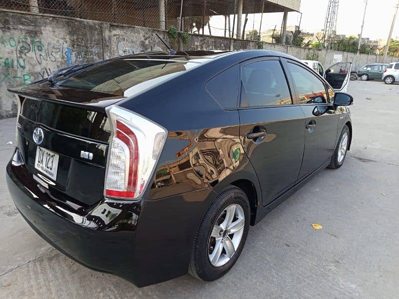 Toyota Prius 2012 4