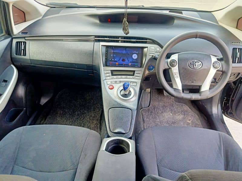 Toyota Prius 2012 13