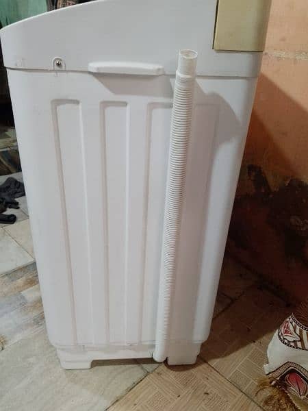 urgent sell krni he kenwood washing machine 3