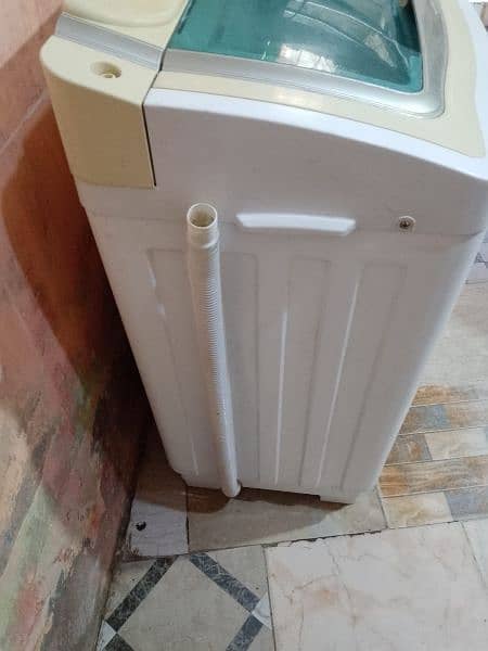 urgent sell krni he kenwood washing machine 4