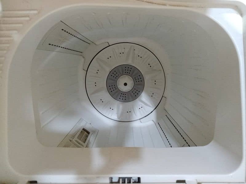 urgent sell krni he kenwood washing machine 5