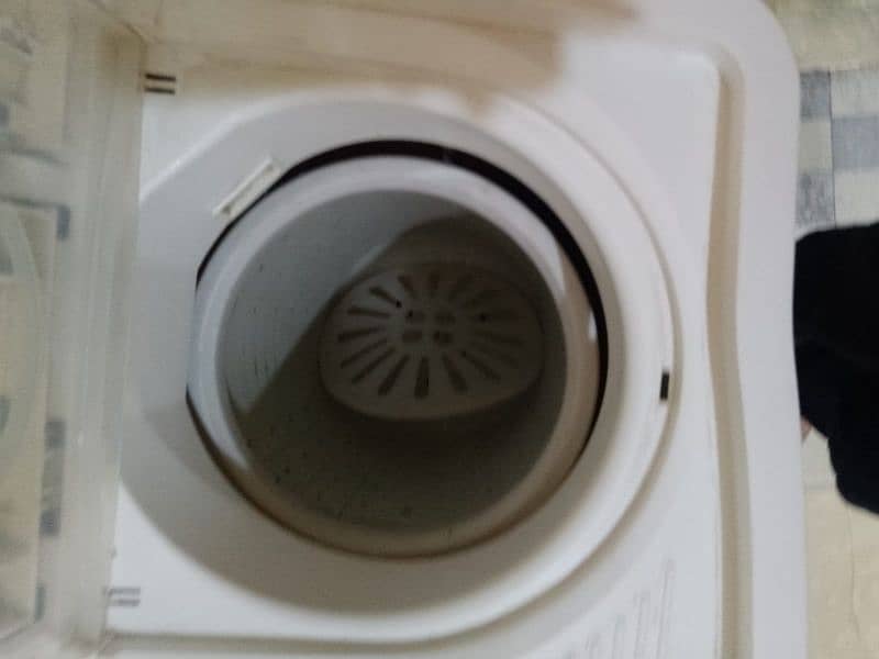 urgent sell krni he kenwood washing machine 7