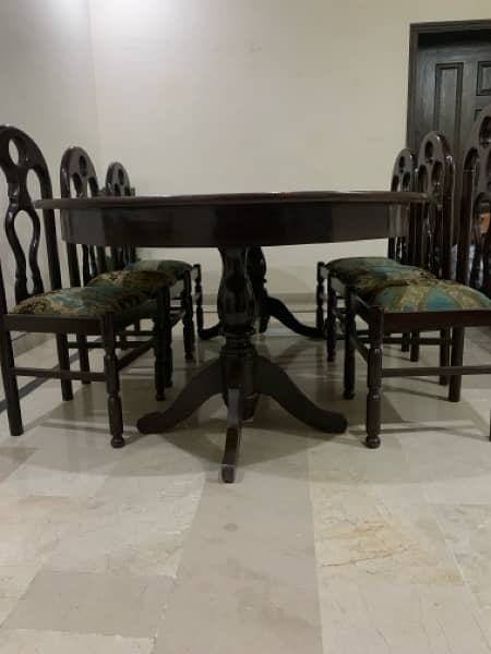 complete Dining tabel with 8 chairs ( shesham wood) 0