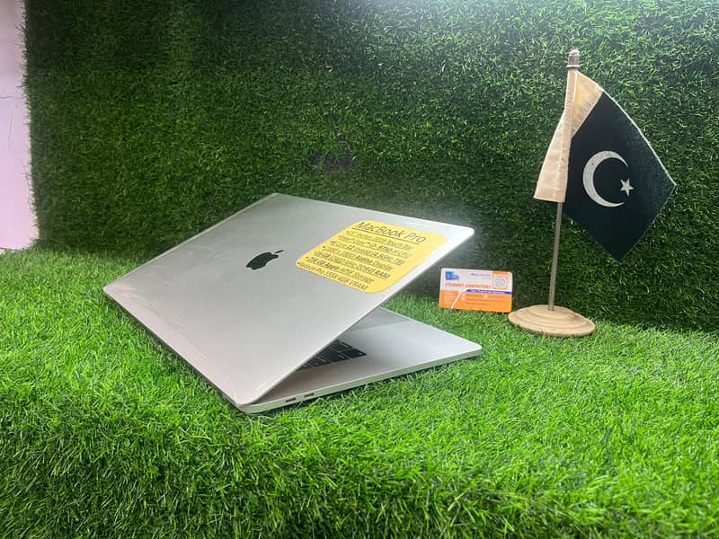 MacBook Pro (16-inch, 2019) 4 GB 3d Dedicated Card 8