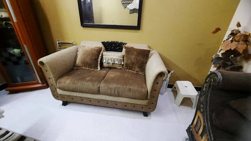 delicate 4 piece sofa set 1