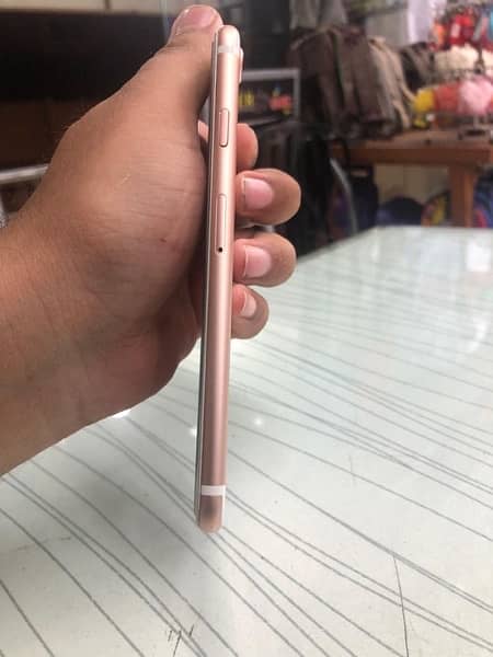 iPhone 7 128gb pta approved 1