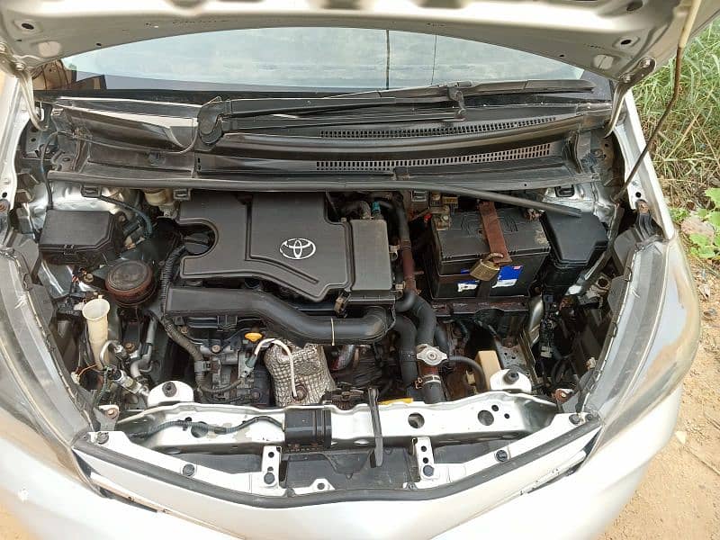 Toyota Vitz 2014 3