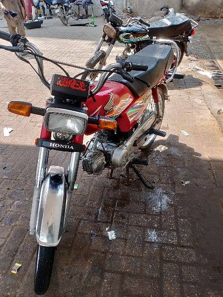 Honda CD 70 model 2020 Karachi number  location jamshed road Karachi 3