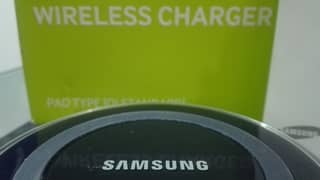 SAMUSNG WIRELESS CHARGER PAD