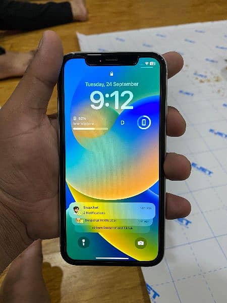 iphone xr  factory  unlock 128 gb 2