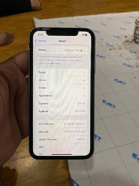 iphone xr  factory  unlock 128 gb 4