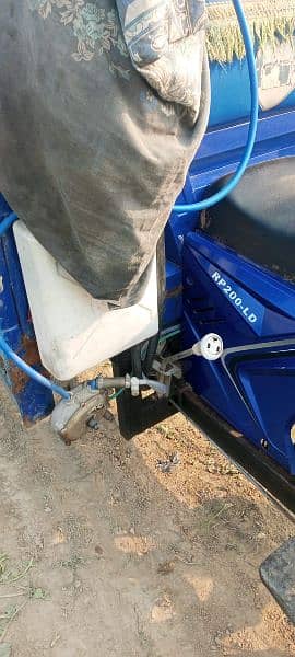 Road prince Loader Rikshaw dubble while 200 cc Lpg 10