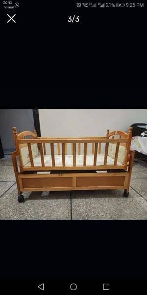 baby swing and bed good candion only 10000 2