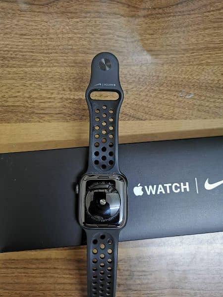 Apple Watch series 6 SE 1