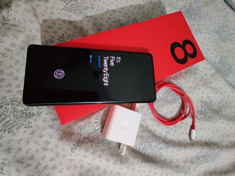 One plus 8 Dual sim (12-256) 1