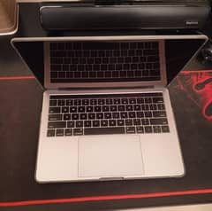 MacBook Pro 2017 (i5, 8GB, 256GB) – Excellent Condition! 0