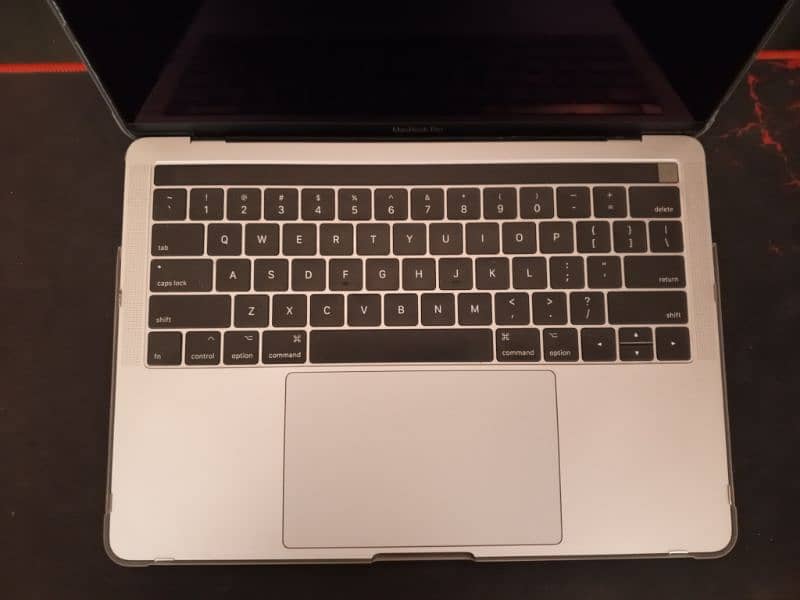 MacBook Pro 2017 (i5, 8GB, 256GB) – Excellent Condition! 1