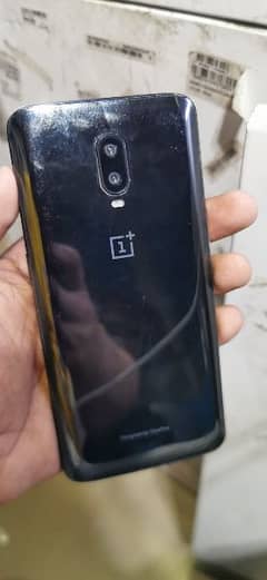 one Plus 6T Best Fir Pubg 8GB Ram 128GB Mamry Screen Finger