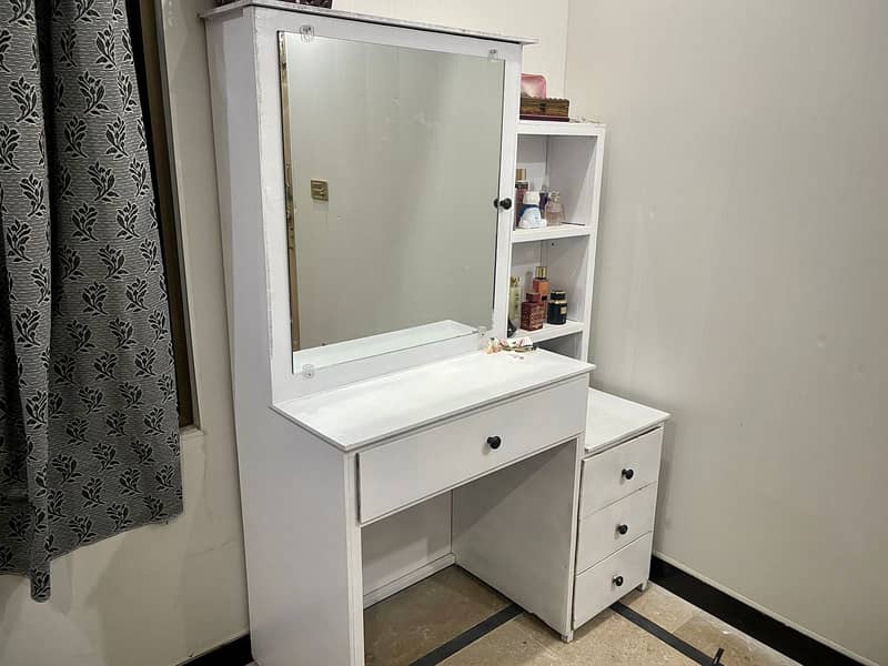 White vanity/Dressing table,Mirror storage, Spacious drawers, 1