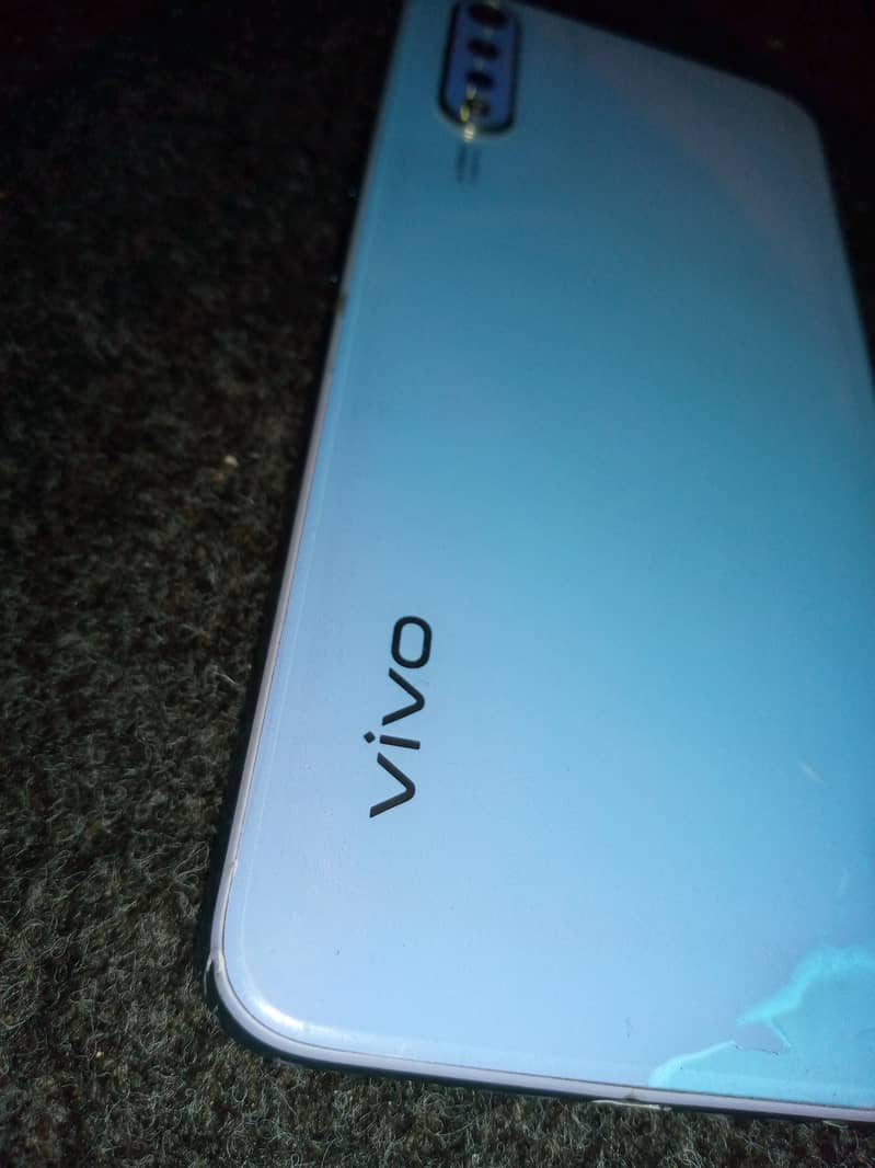 Vivo s1    128 GB 9