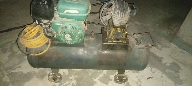 urgent sale air compressor 1