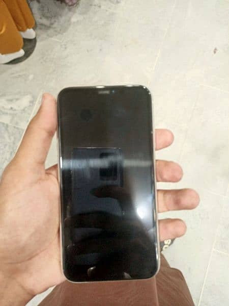 Apple iPhone 11 Non PTA 3