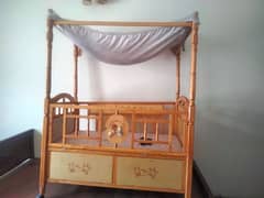 baby cot in 10/9 condition