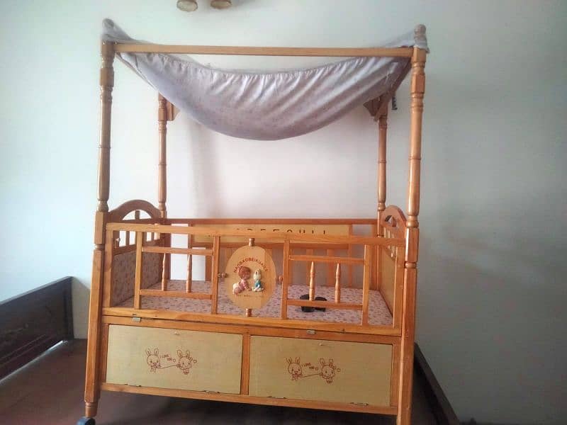 baby cot in 10/9 condition 0