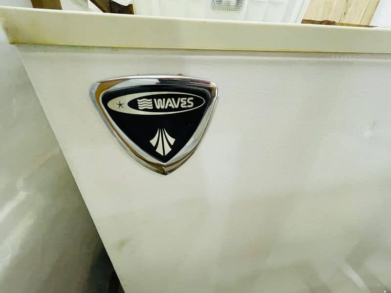 Deep Fridge and Freezer like new (Waves) 0