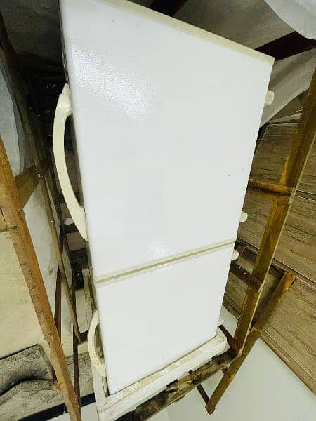 Deep Fridge and Freezer like new (Waves) 2